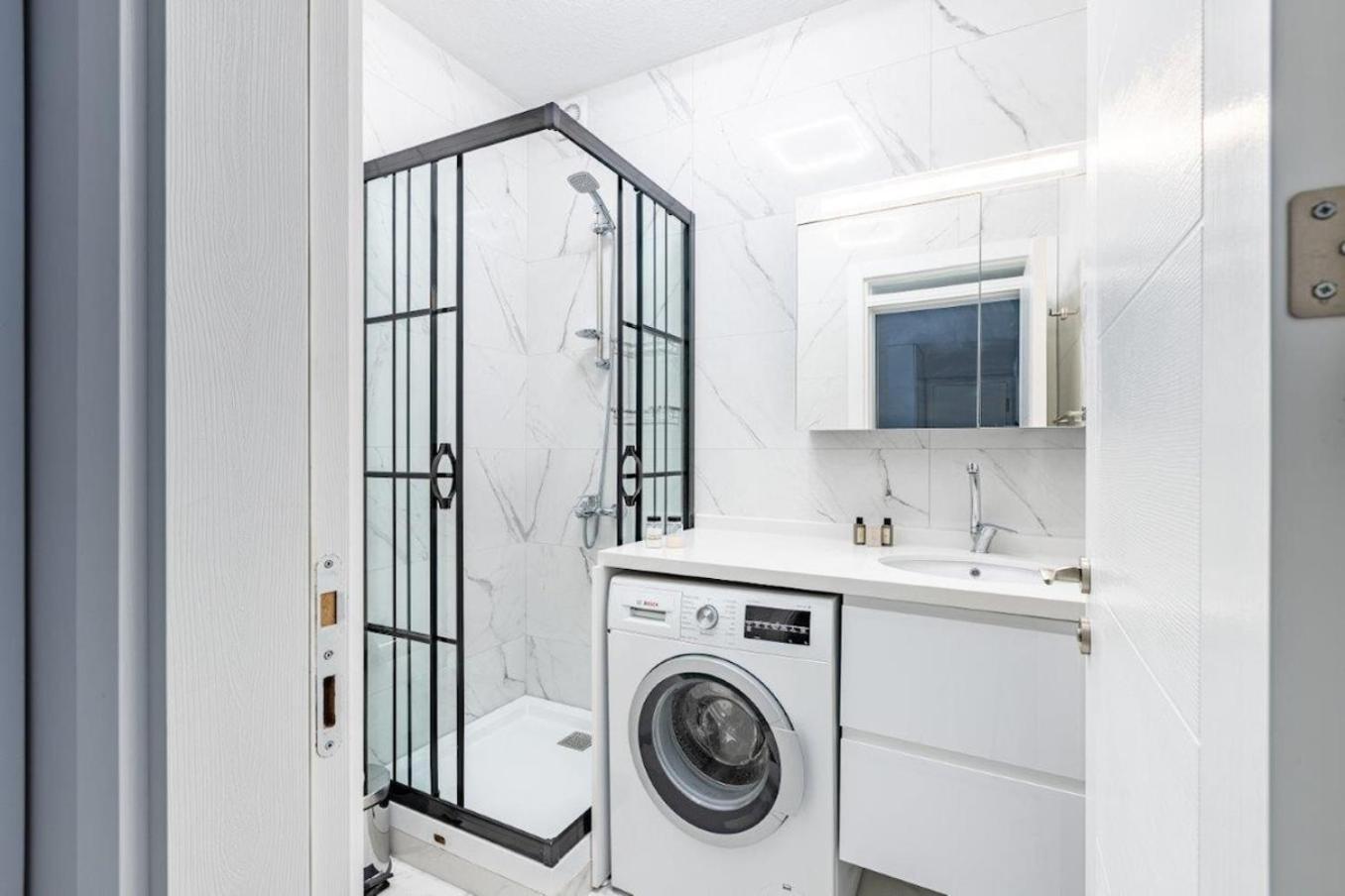 Bright Private Modern 2bd1bath Bebek Gem! #247 *
