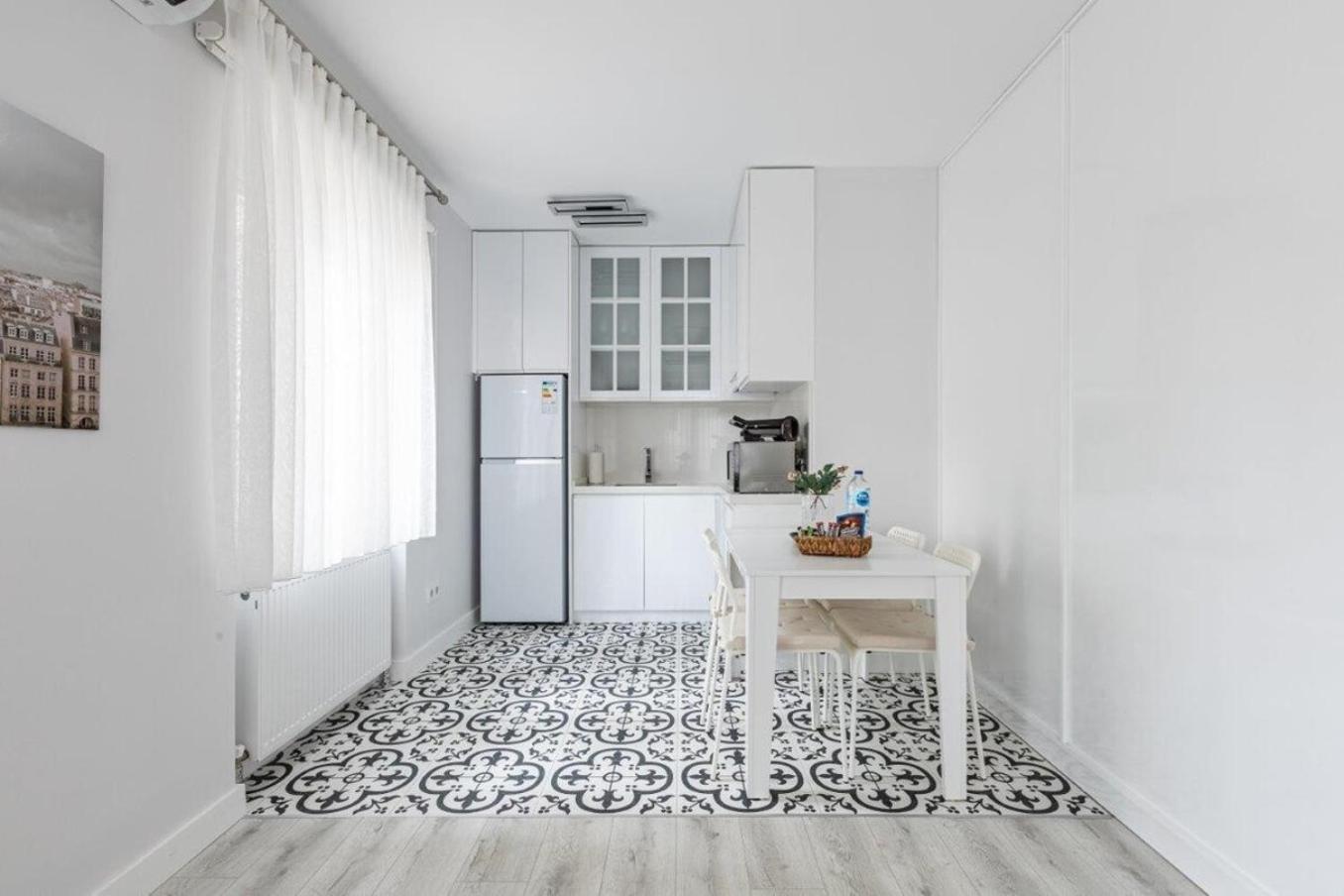 Daire Bright Private Modern 2bd1bath Bebek Gem! #247